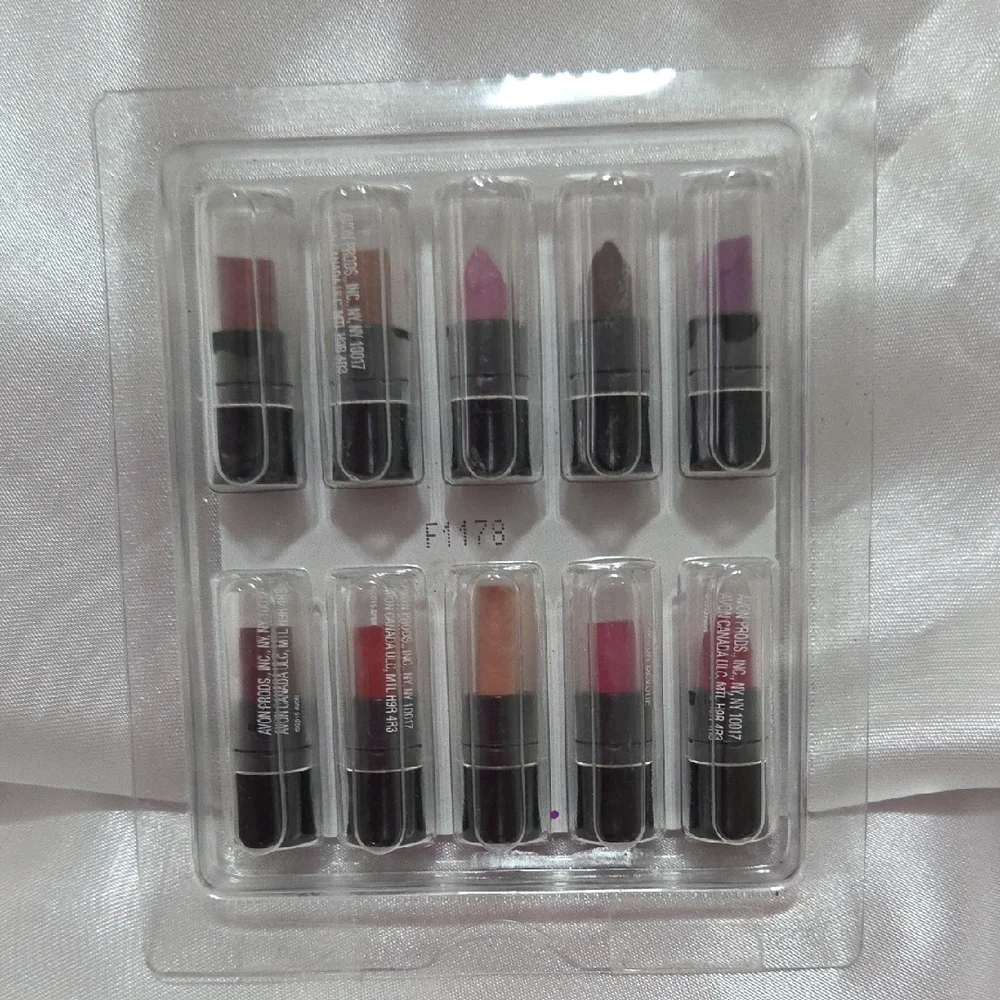 3 pkg of 10 Avon Travel Lipstick Collection - Bold Reds and Pinks
